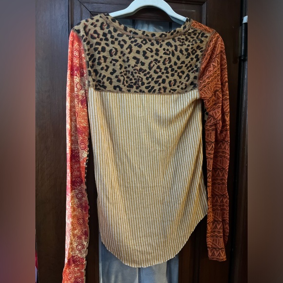 We the free leopard/lace long sleeve size M - Picture 2 of 6